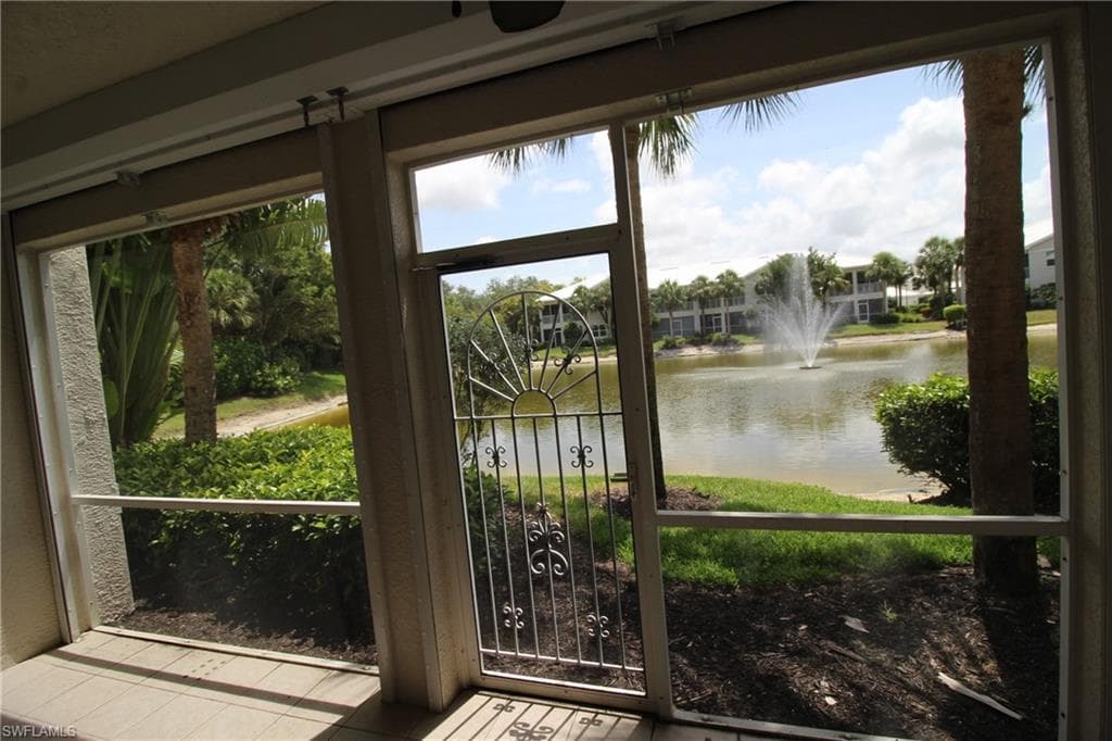 4690 Hawks Nest Way E 102, Naples, FL 34114-10