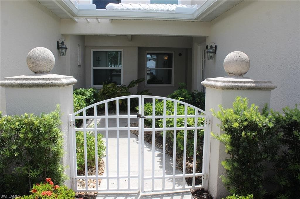 4690 Hawks Nest Way E 102, Naples, FL 34114-4