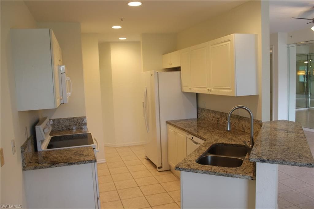 4690 Hawks Nest Way E 102, Naples, FL 34114-8