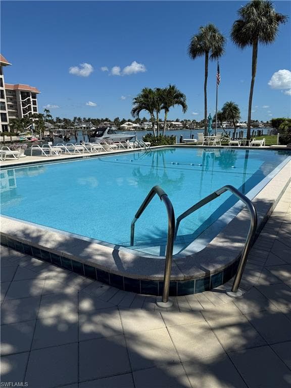 2880 Gulf Shore Blvd N 404, Naples, FL 34103-18