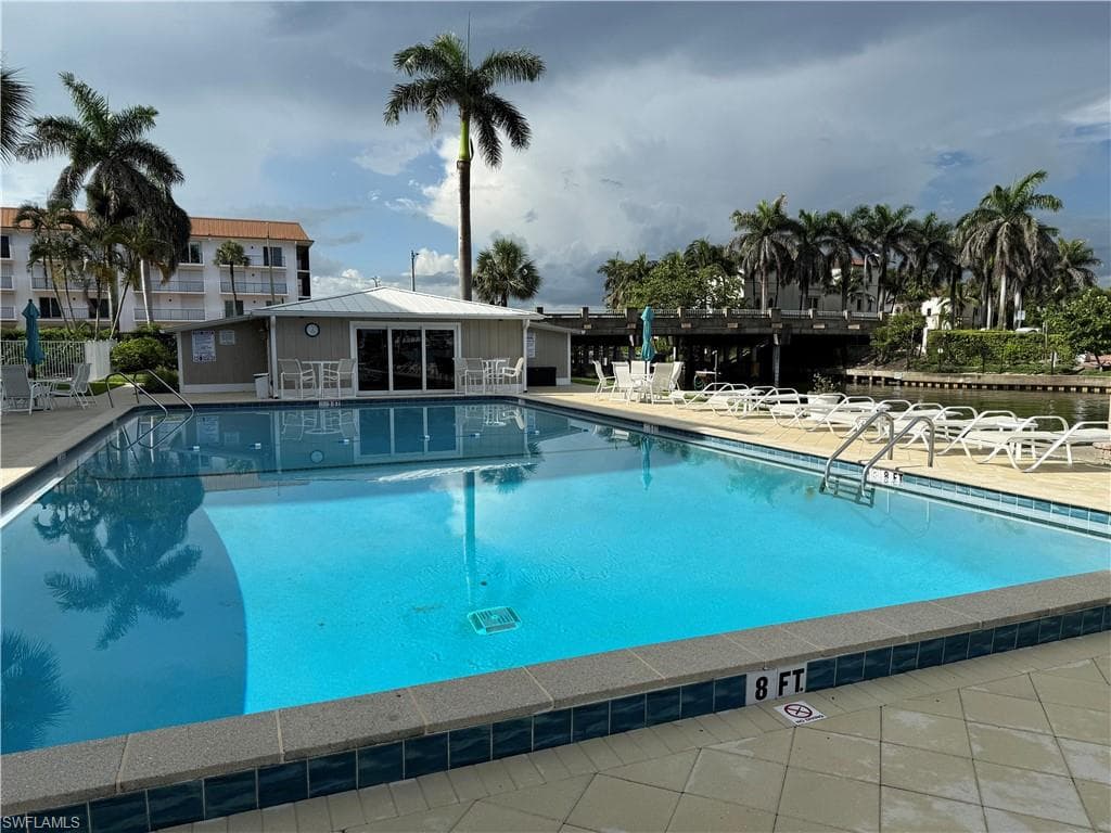 2880 Gulf Shore Blvd N 404, Naples, FL 34103-21