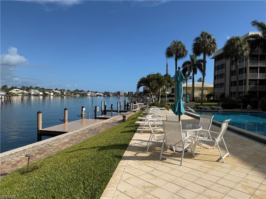 2880 Gulf Shore Blvd N 404, Naples, FL 34103-23