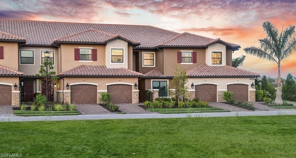 15320 Lucerna St 203, Naples, FL 34114-2