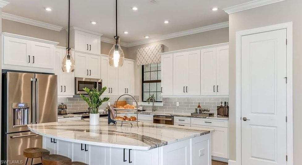 15320 Lucerna St 203, Naples, FL 34114-8