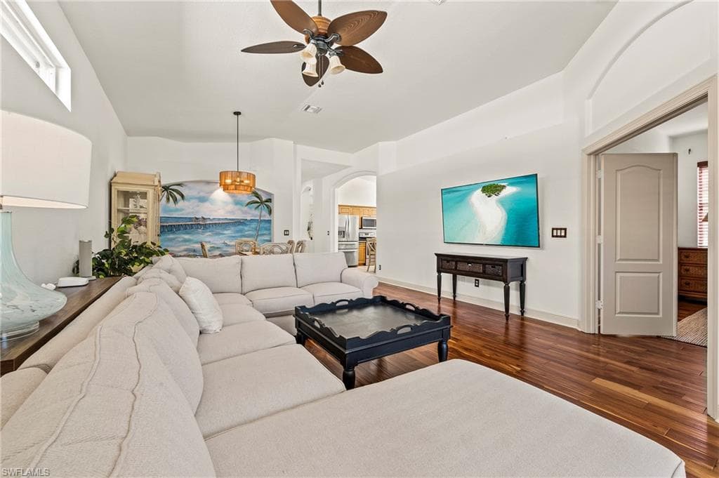 8599 Ibis Cove Cir, Naples, FL 34119-11