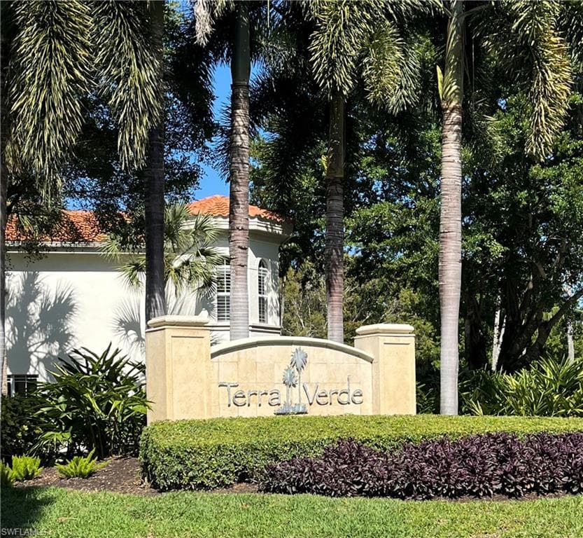 2452 Terra Verde Ln 2452, Naples, FL 34105-27