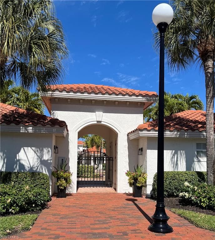 2452 Terra Verde Ln 2452, Naples, FL 34105-28