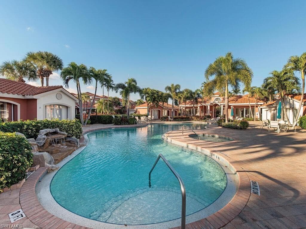 2452 Terra Verde Ln 2452, Naples, FL 34105-29