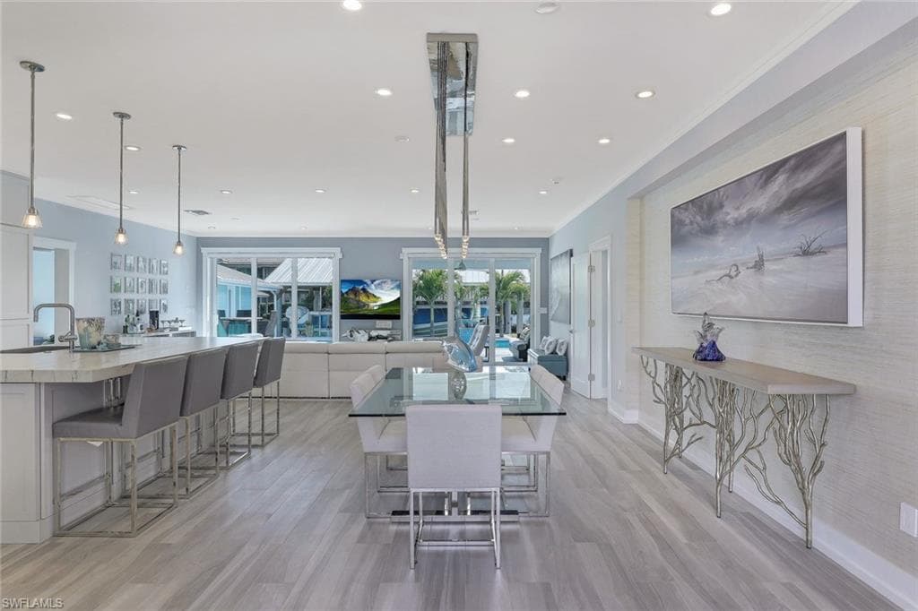 180 Channel Dr, Naples, FL 34108-9