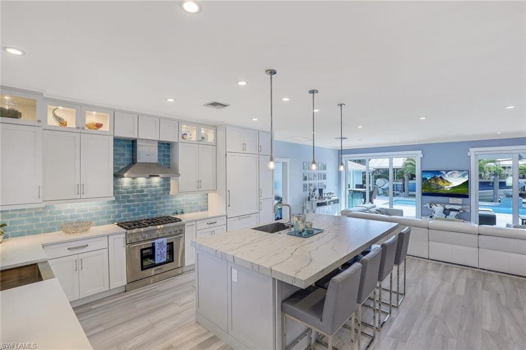 180 Channel Dr, Naples, FL 34108-12
