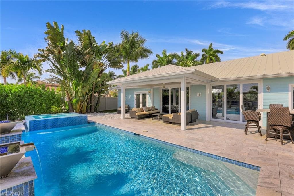 180 Channel Dr, Naples, FL 34108-17