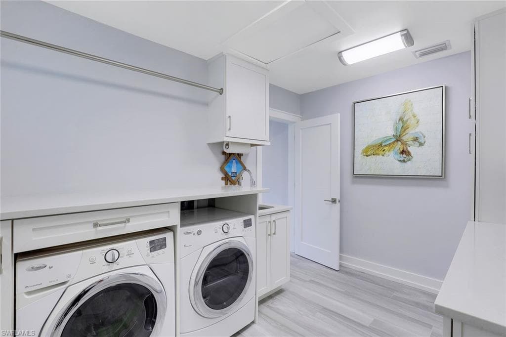 180 Channel Dr, Naples, FL 34108-25