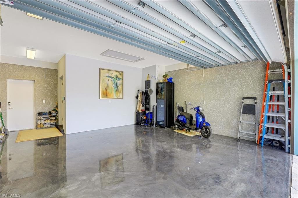 180 Channel Dr, Naples, FL 34108-26