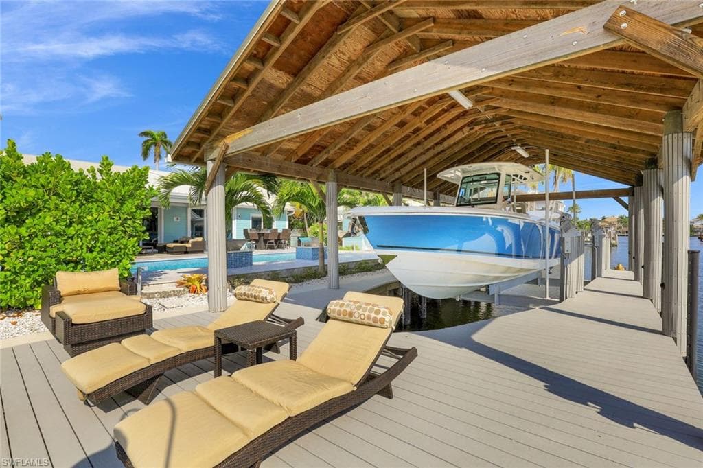 180 Channel Dr, Naples, FL 34108-32