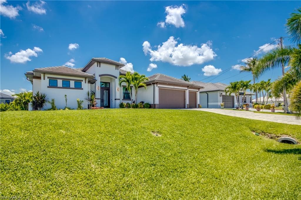 3726 Ceitus Pkwy, Cape Coral, FL 33991-1
