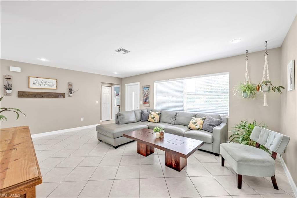 5397 25th Ave SW, Naples, FL 34116-10