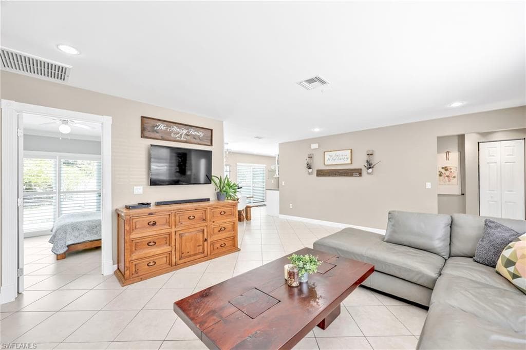 5397 25th Ave SW, Naples, FL 34116-11