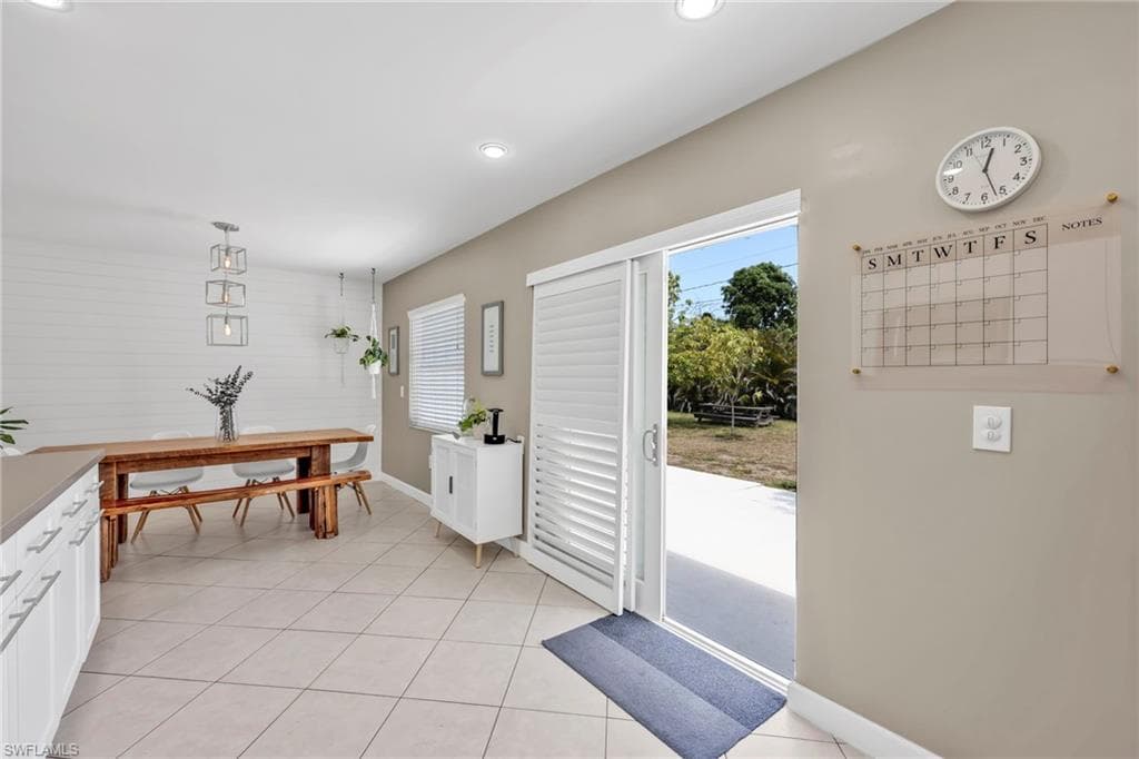 5397 25th Ave SW, Naples, FL 34116-16