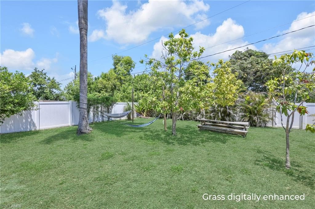 5397 25th Ave SW, Naples, FL 34116-37