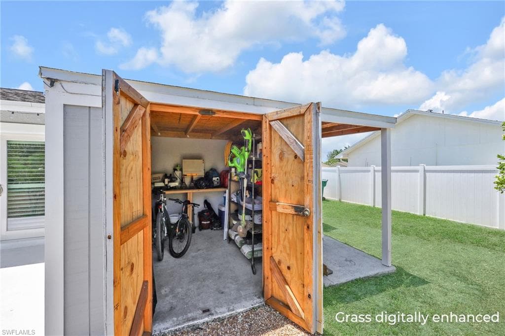 5397 25th Ave SW, Naples, FL 34116-40