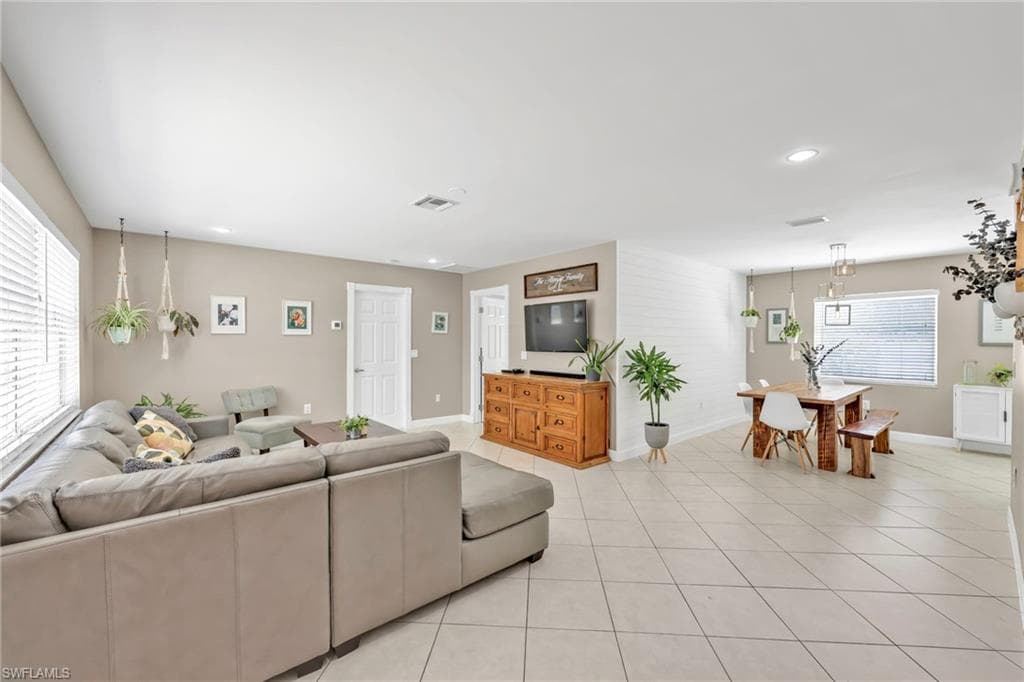 5397 25th Ave SW, Naples, FL 34116-7