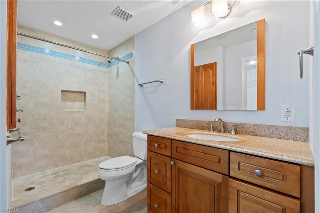 3450 Frosty Way 5210, Naples, FL 34112-19