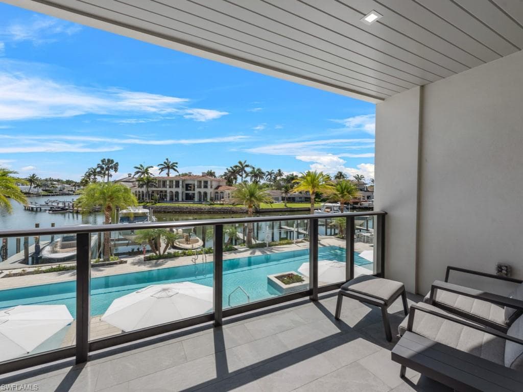 1820 Gulf Shore Blvd N 202, Naples, FL 34102-9