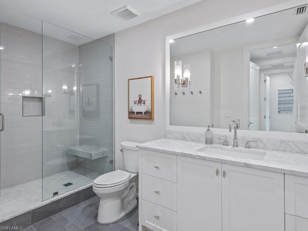 1820 Gulf Shore Blvd N 202, Naples, FL 34102-28