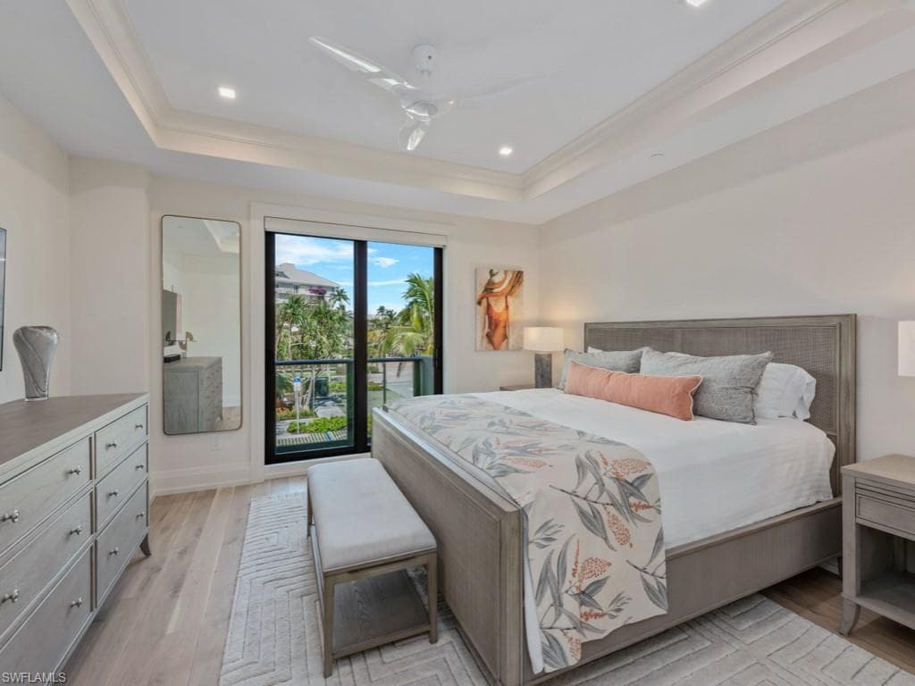 1820 Gulf Shore Blvd N 202, Naples, FL 34102-29