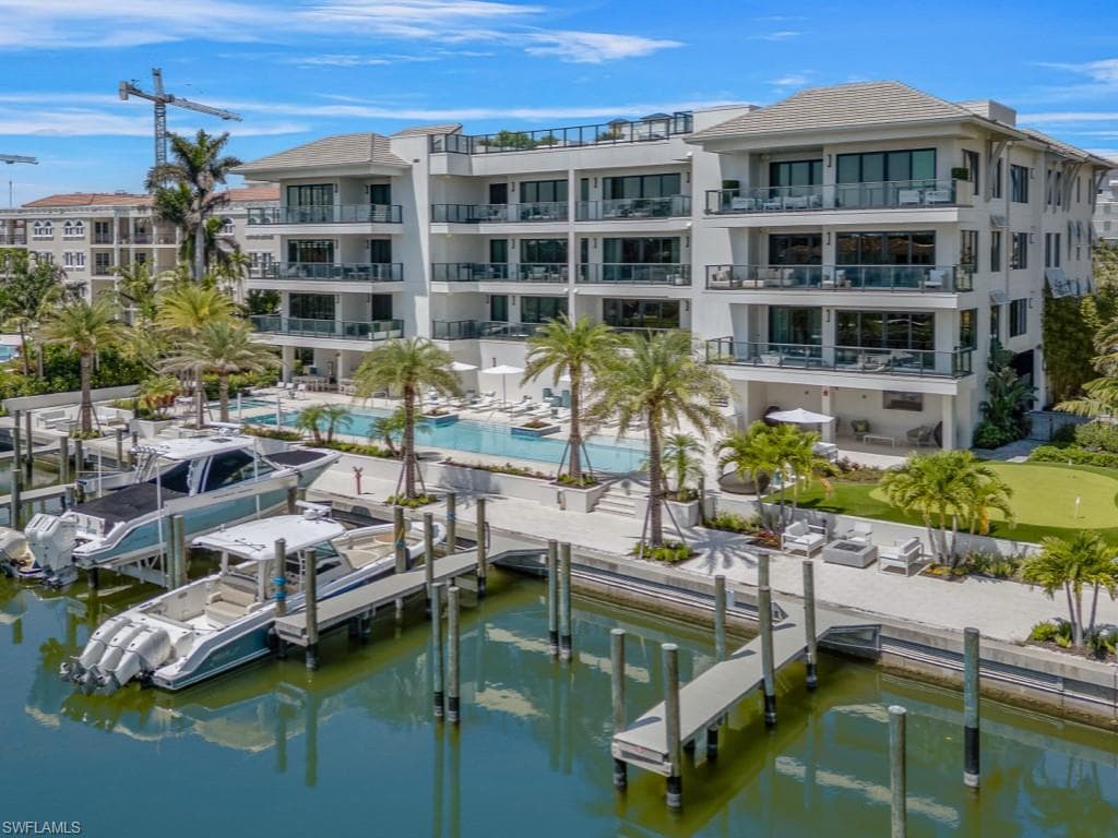 1820 Gulf Shore Blvd N 202, Naples, FL 34102-35
