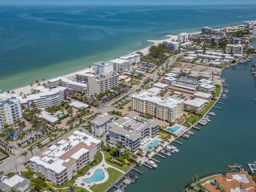 1820 Gulf Shore Blvd N 202, Naples, FL 34102-46