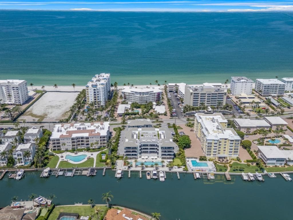 1820 Gulf Shore Blvd N 202, Naples, FL 34102-48