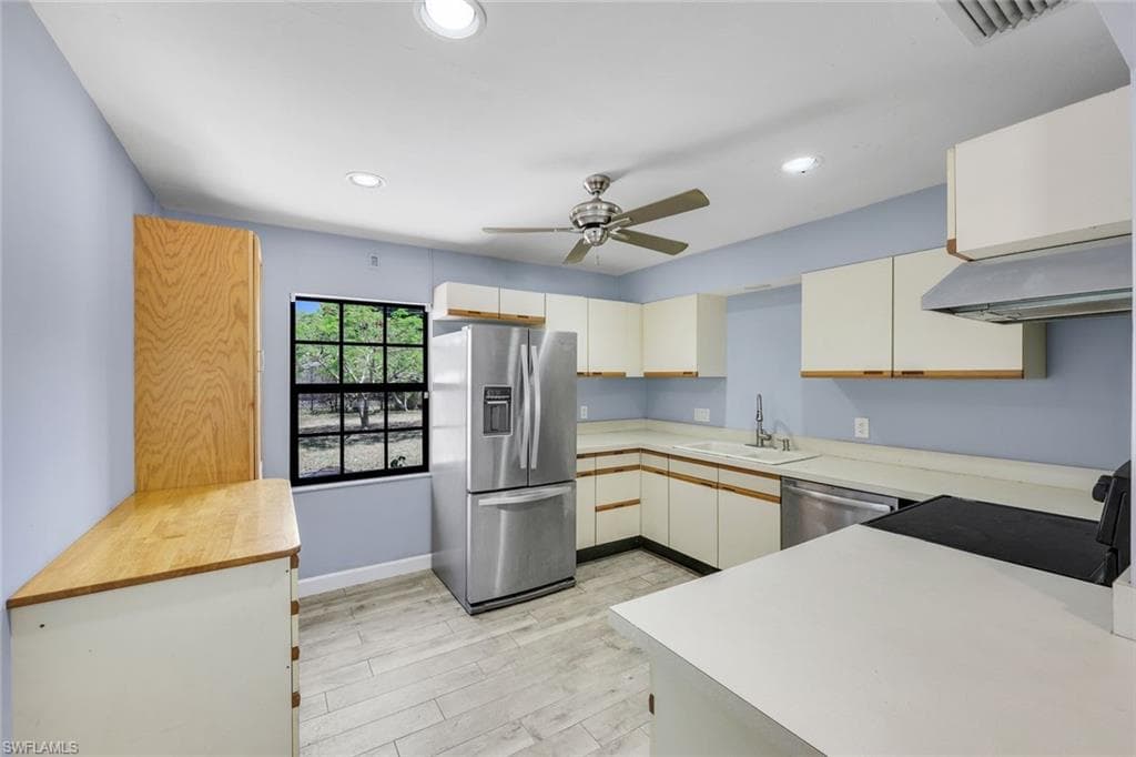 3163 Caledonia Ave, Naples, FL 34112-3