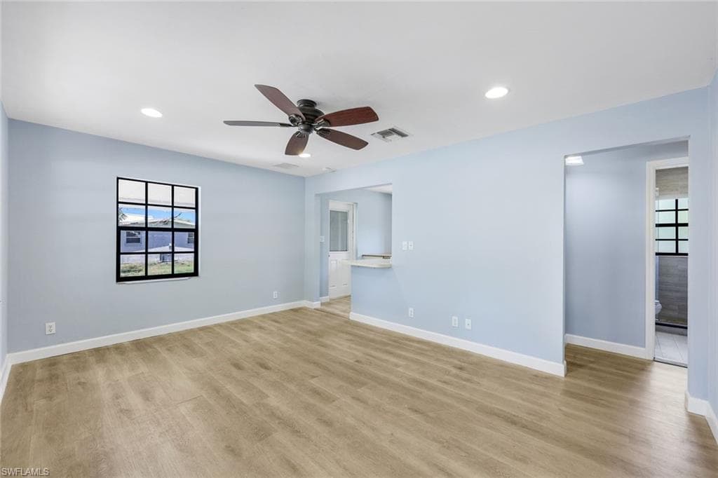 3163 Caledonia Ave, Naples, FL 34112-4