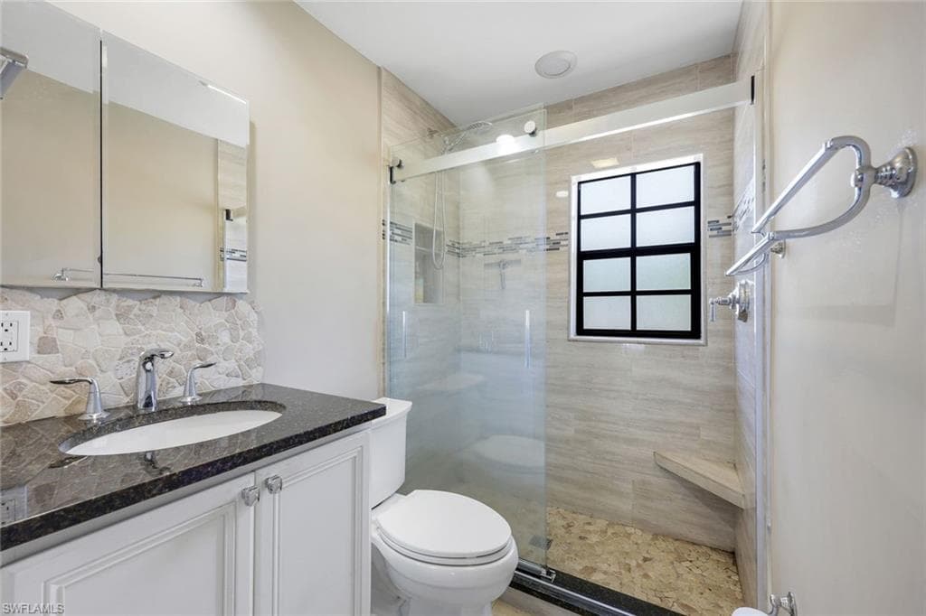 3163 Caledonia Ave, Naples, FL 34112-5