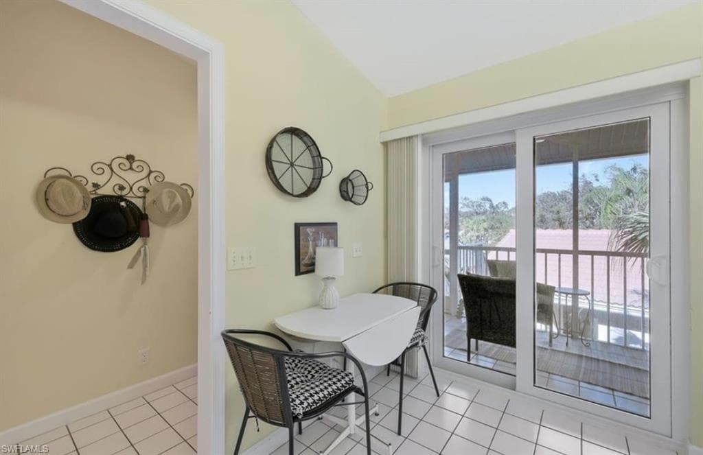 2305 Hidden Lake Dr 3704, Naples, FL 34112-10