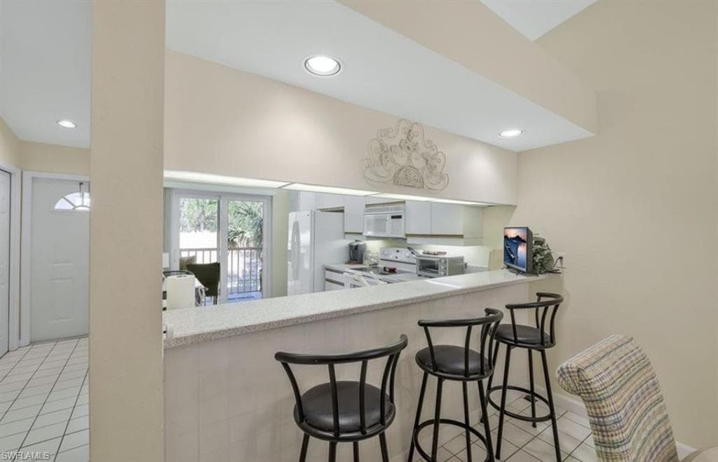 2305 Hidden Lake Dr 3704, Naples, FL 34112-7