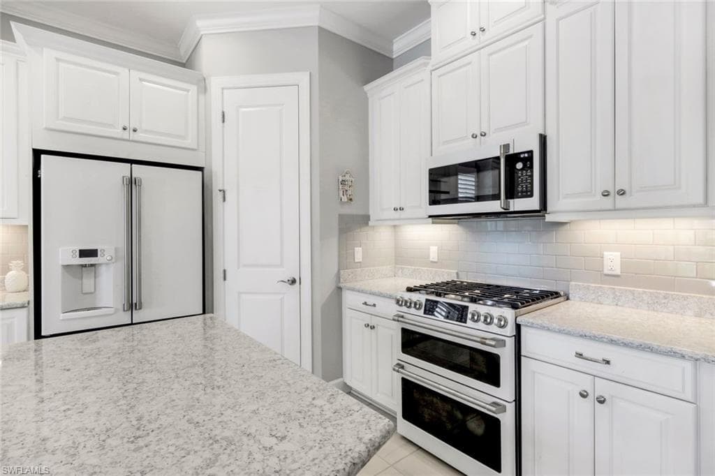 8396 Promoso Ct, Naples, FL 34114-18