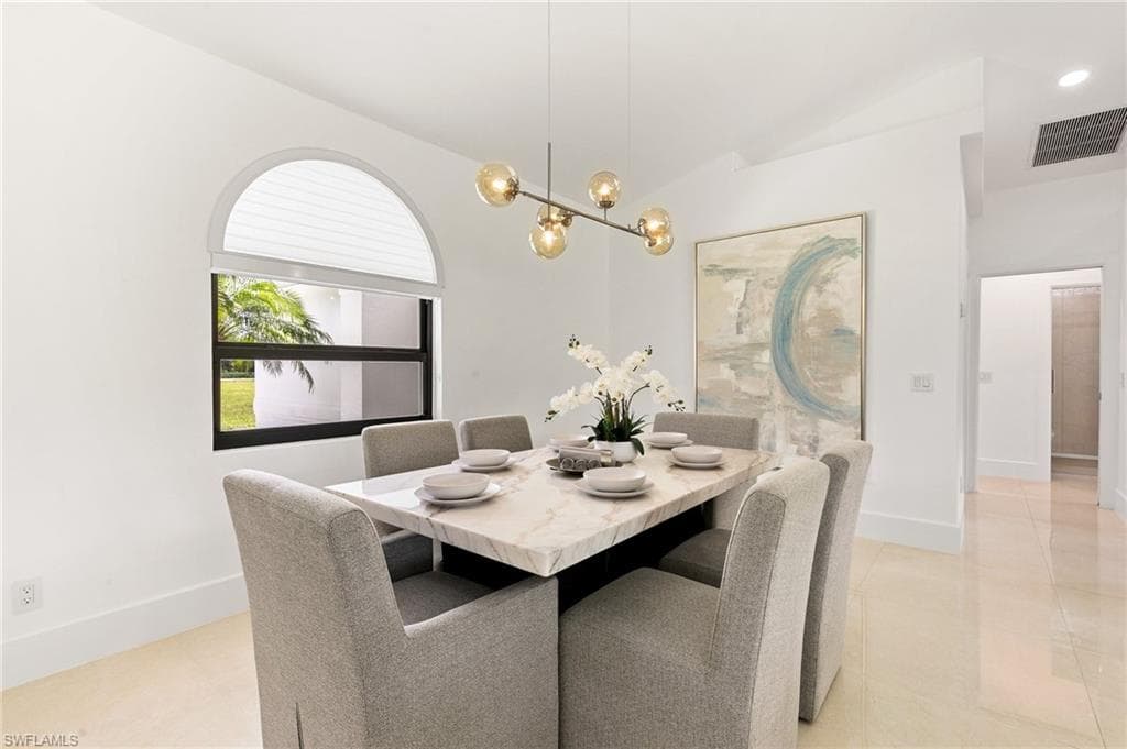 221 10th St SE, Naples, FL 34117-9