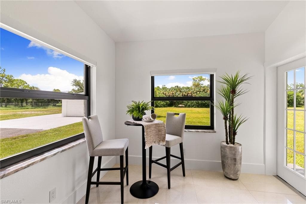 221 10th St SE, Naples, FL 34117-12