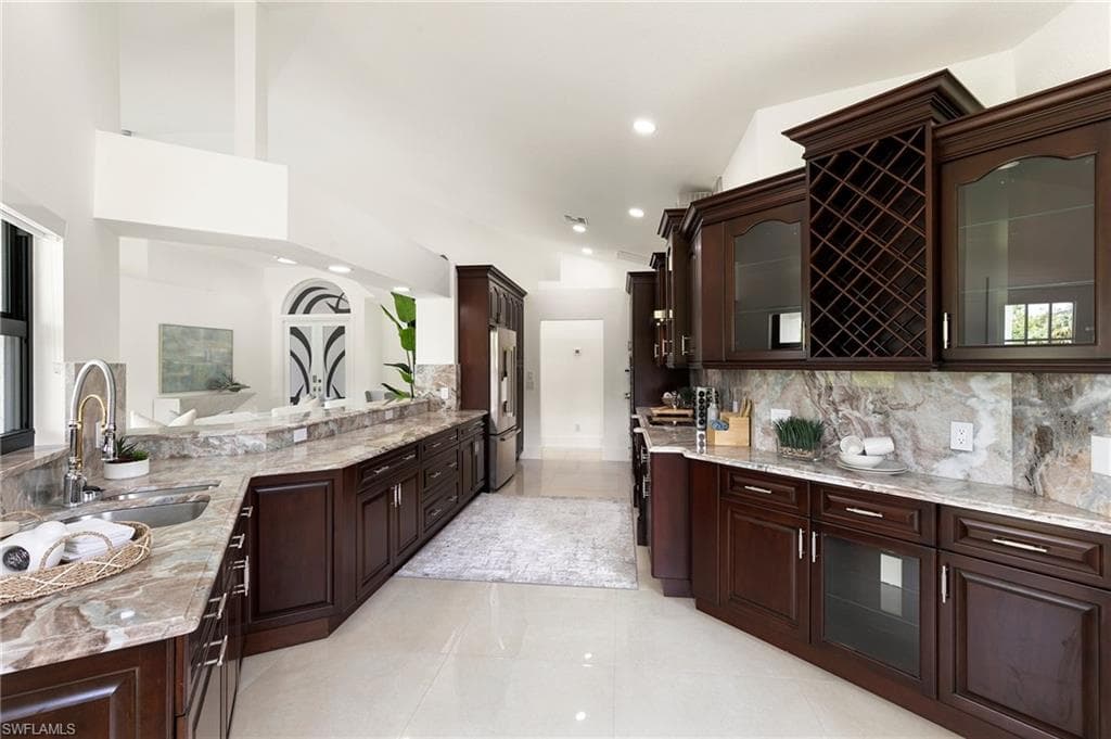 221 10th St SE, Naples, FL 34117-13