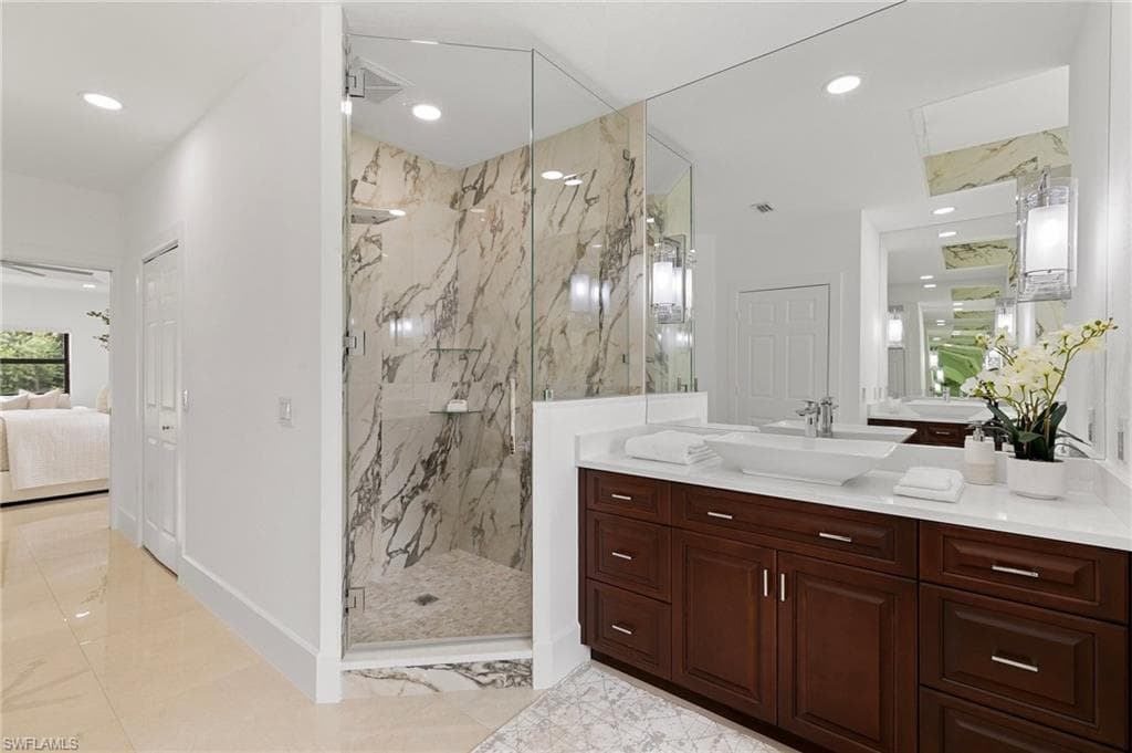 221 10th St SE, Naples, FL 34117-23