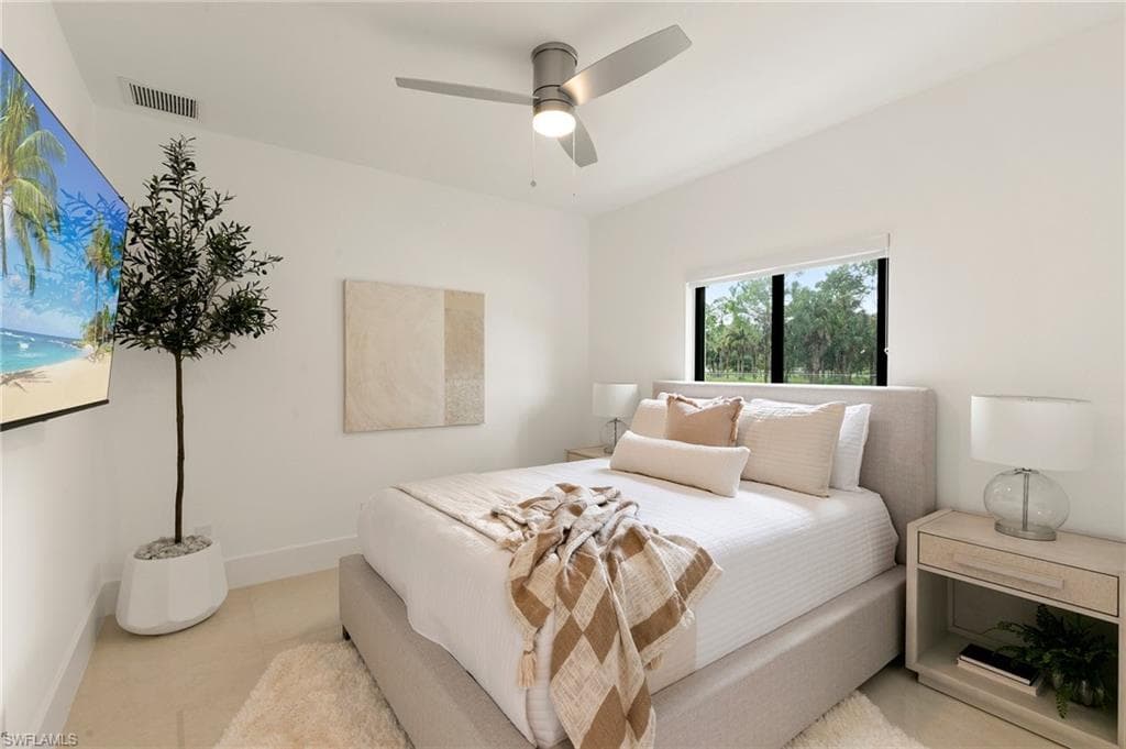 221 10th St SE, Naples, FL 34117-27