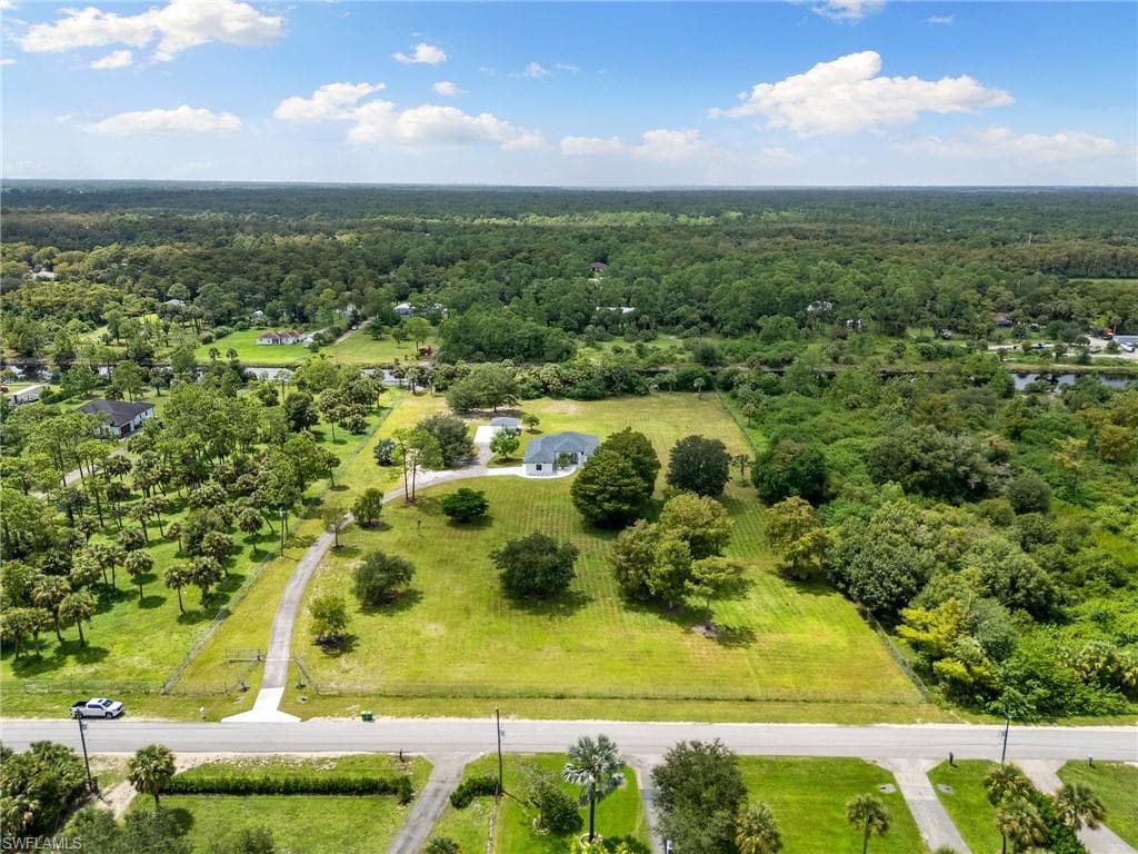 221 10th St SE, Naples, FL 34117-42
