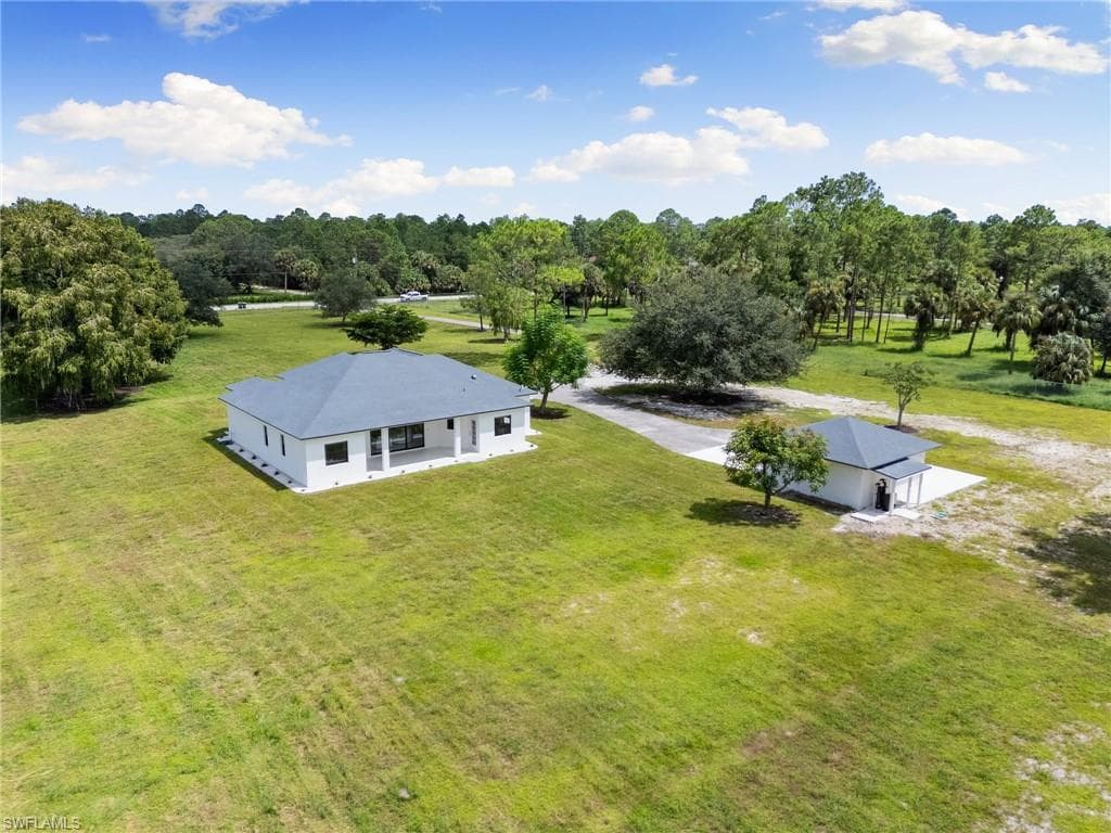 221 10th St SE, Naples, FL 34117-49