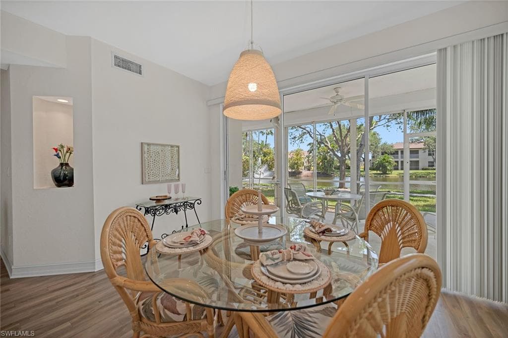600 Diamond Cir 607, Naples, FL 34110-9
