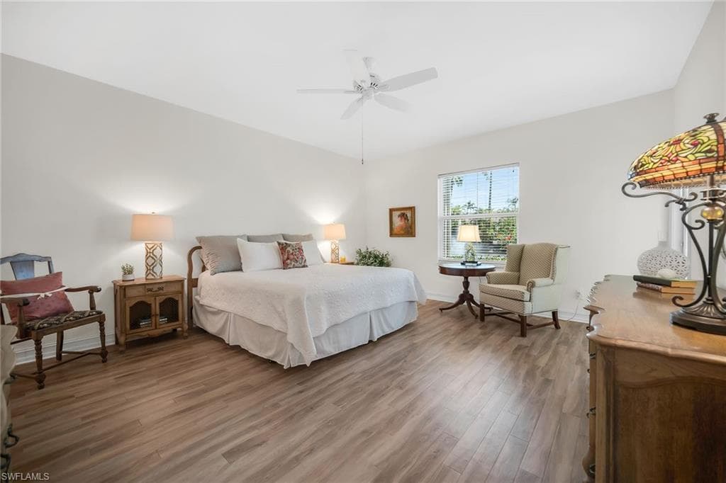 600 Diamond Cir 607, Naples, FL 34110-11