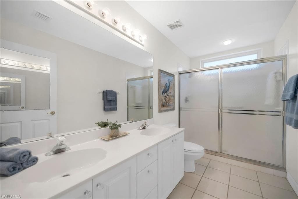 600 Diamond Cir 607, Naples, FL 34110-13