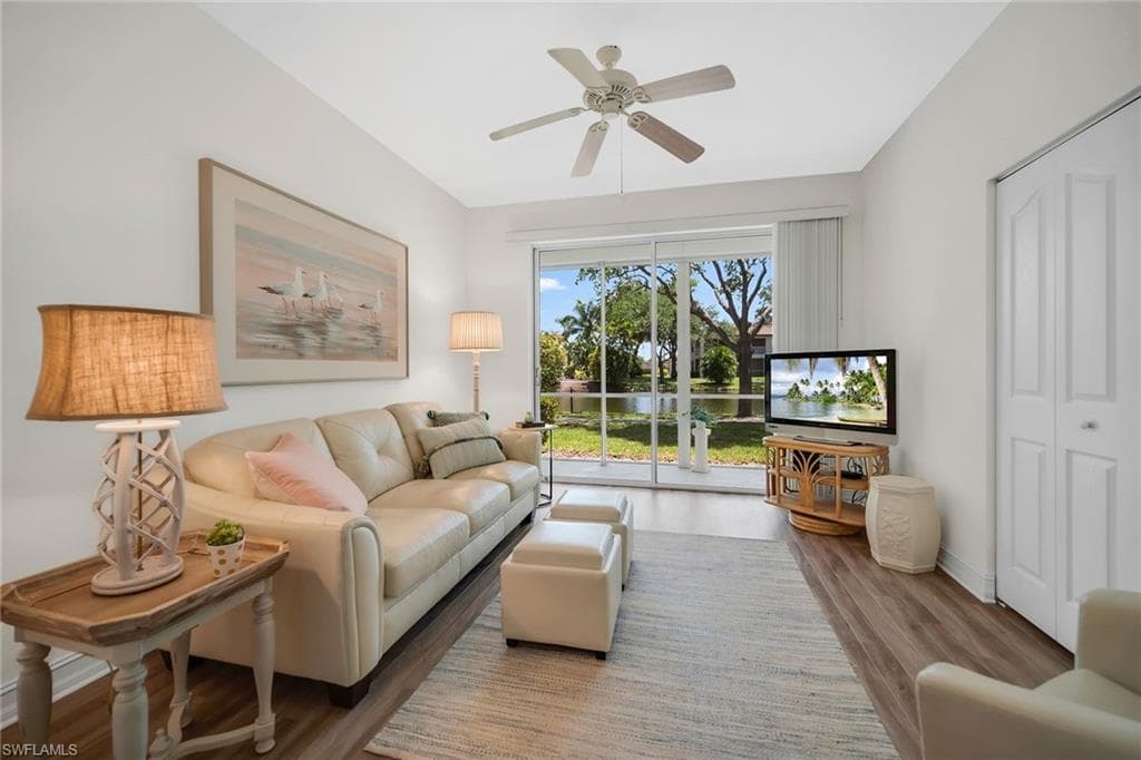 600 Diamond Cir 607, Naples, FL 34110-14