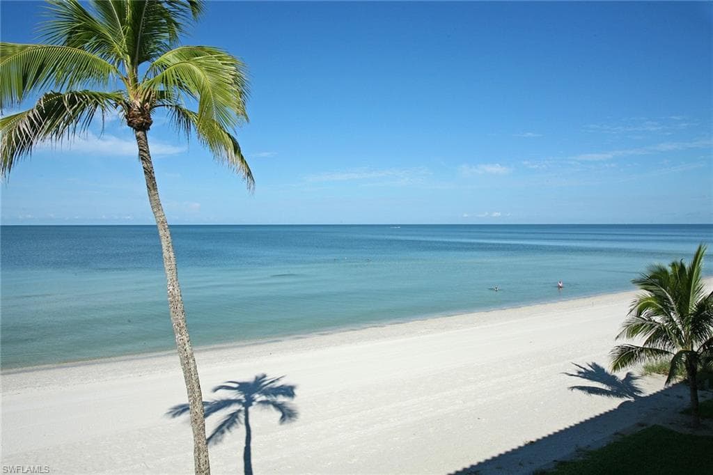 600 Diamond Cir 607, Naples, FL 34110-20